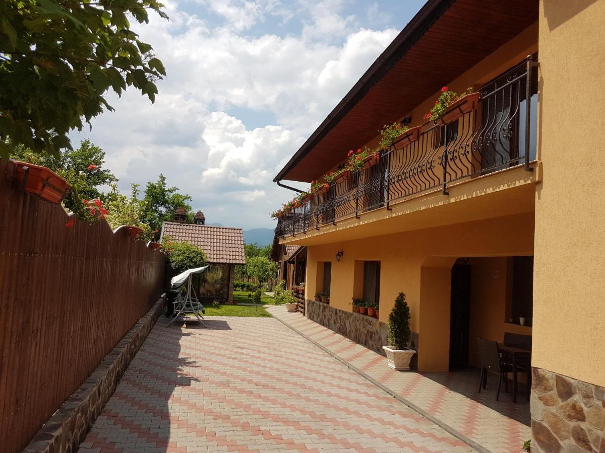 Casa Ovesia Villa Sacele Exterior photo